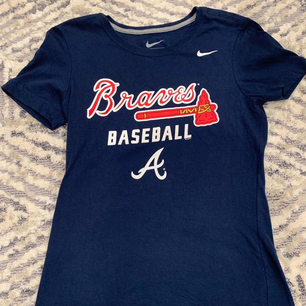 Atlanta Braves Nike Slim Fit shirt